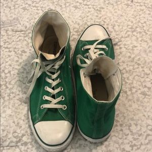 Rarely worn green converse